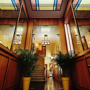 No One ! Hotel